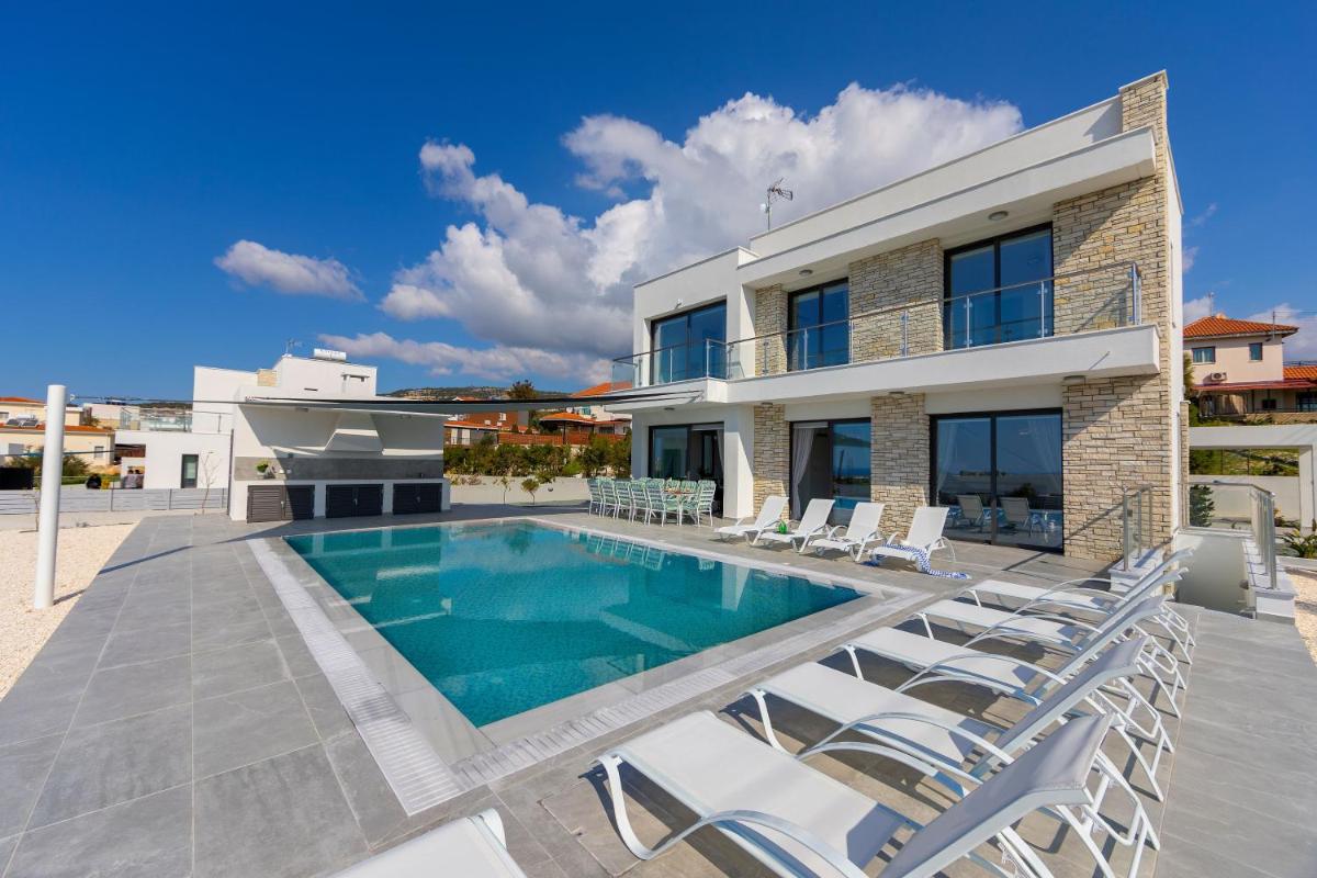 Villa Andromeda, Sea Caves - Housity