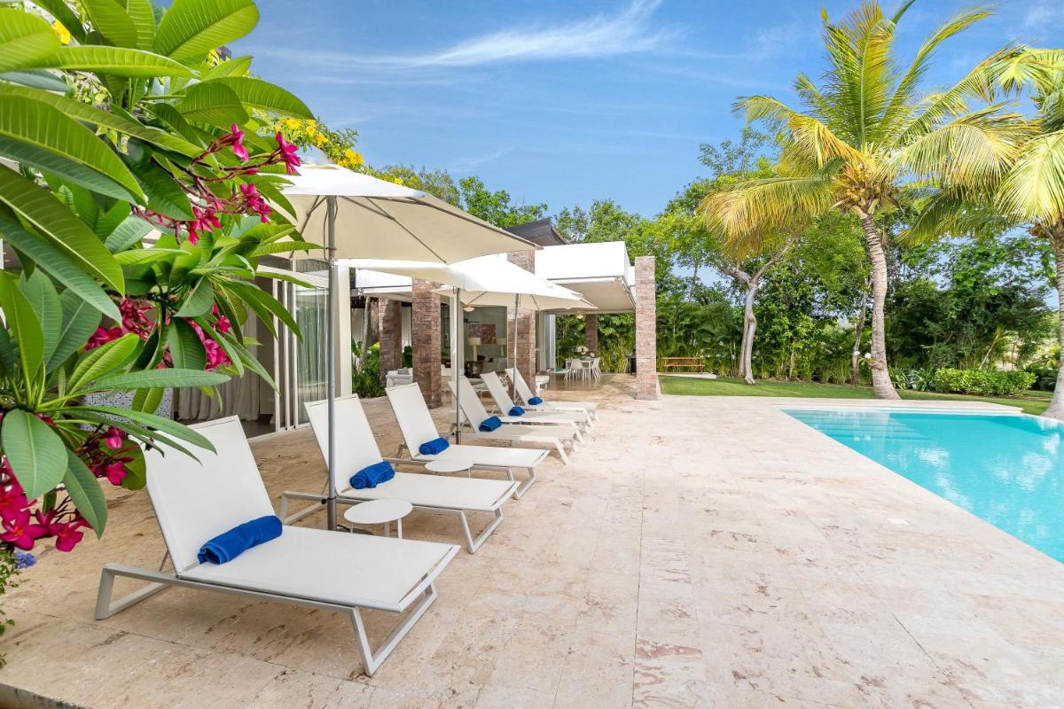 Unbelievable Villa with Pool - Perfect Family Vacay - Housity