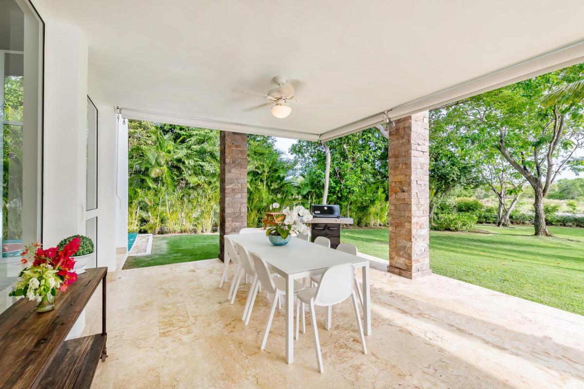 Unbelievable Villa with Pool - Perfect Family Vacay - Housity