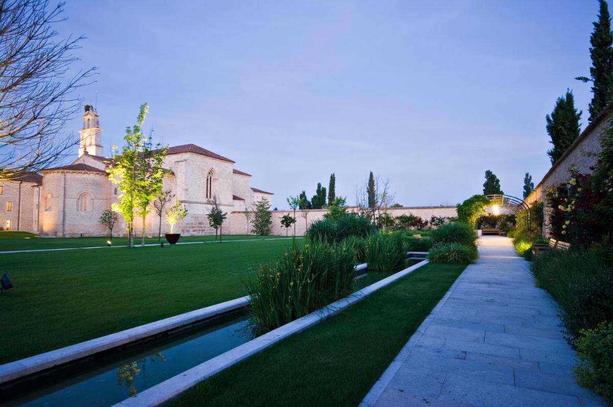 Jardín al aire libre en Abadia Retuerta LeDomaine