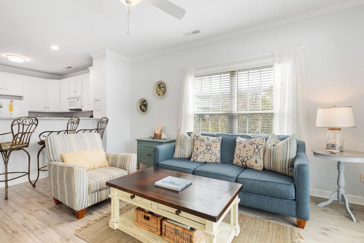 Marsh Winds 2N - Corner Unit - Housity