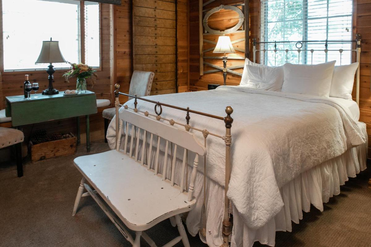 J Patrick Inn - Housity