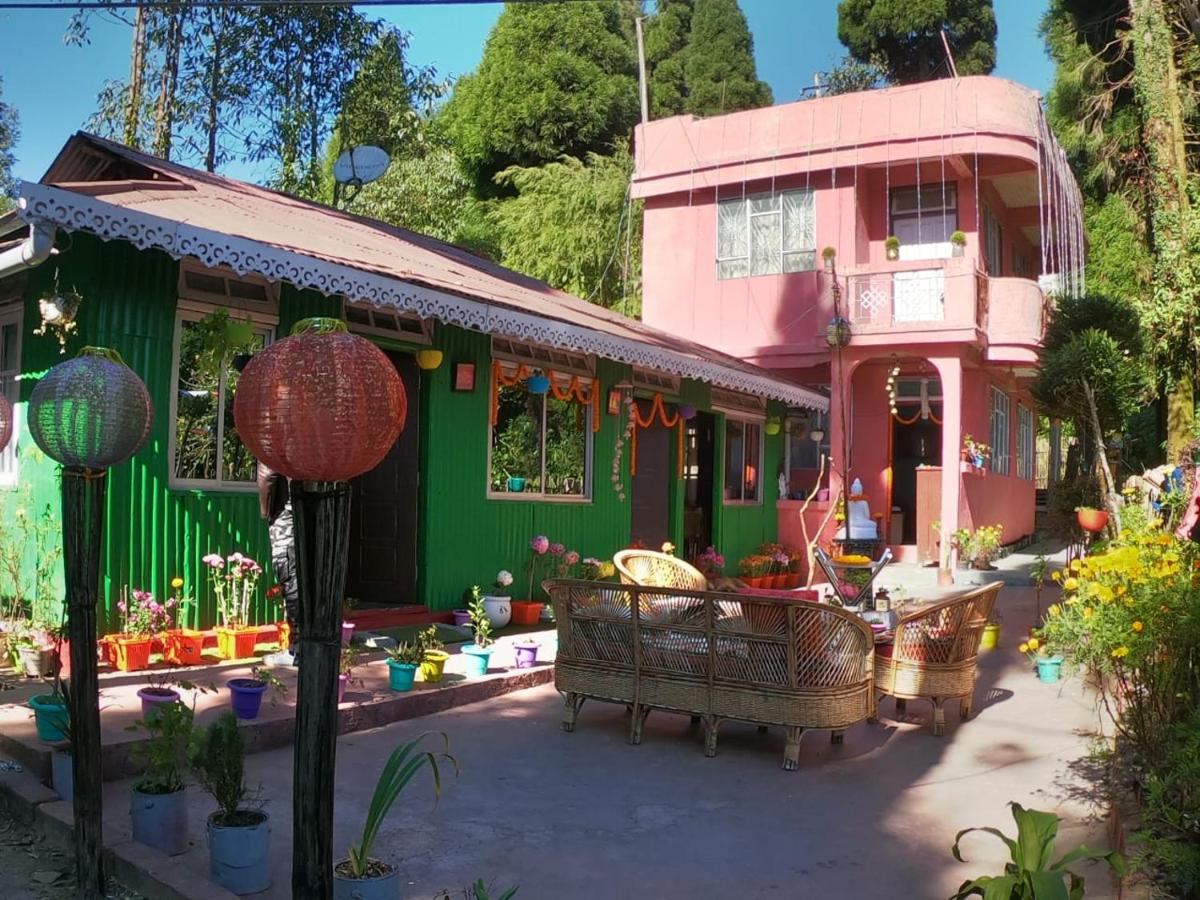 Suitetrails - Shanti Samaya Home Stay VL Ghoom Monastery, Samten Choeling