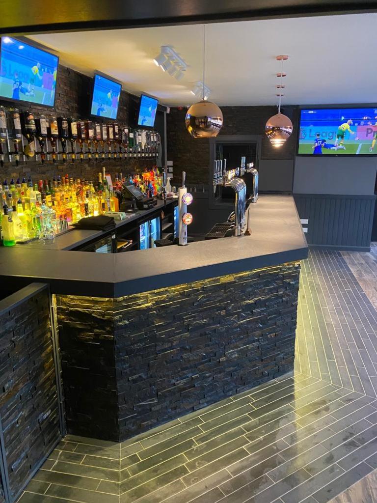 The Windsor Hotel and Bar - Housity