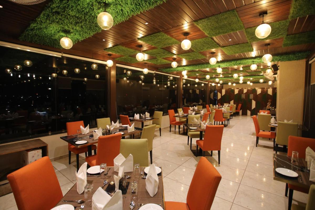 Hotel Grand - Housity