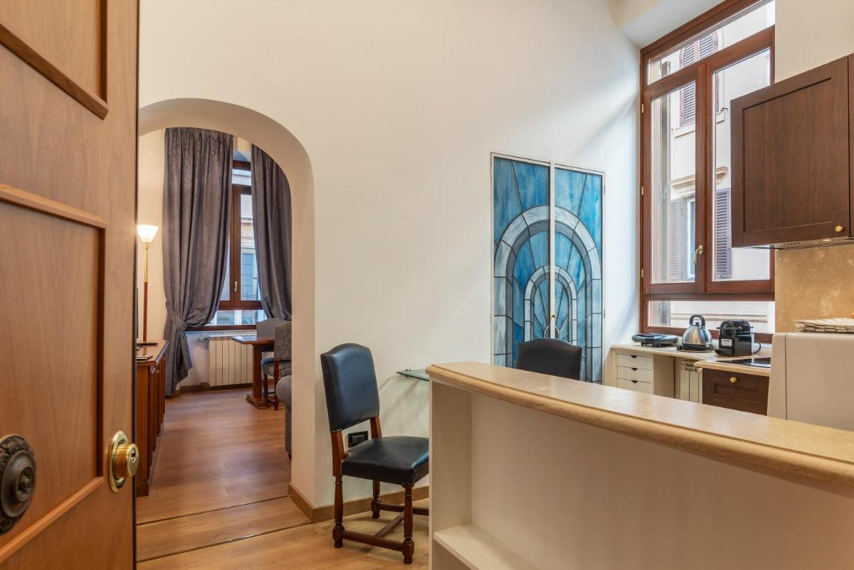 Piazza di Spagna Elegant Apartment - Housity