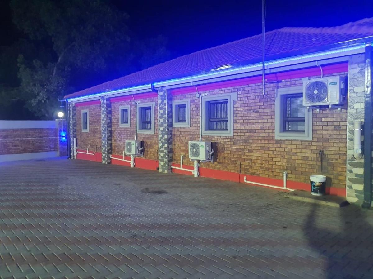 Suitetrails - Emirates Garden Lodge