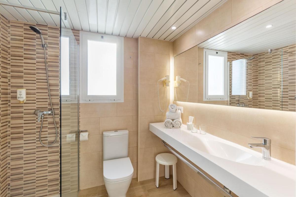 Un baño de Hotel Samos