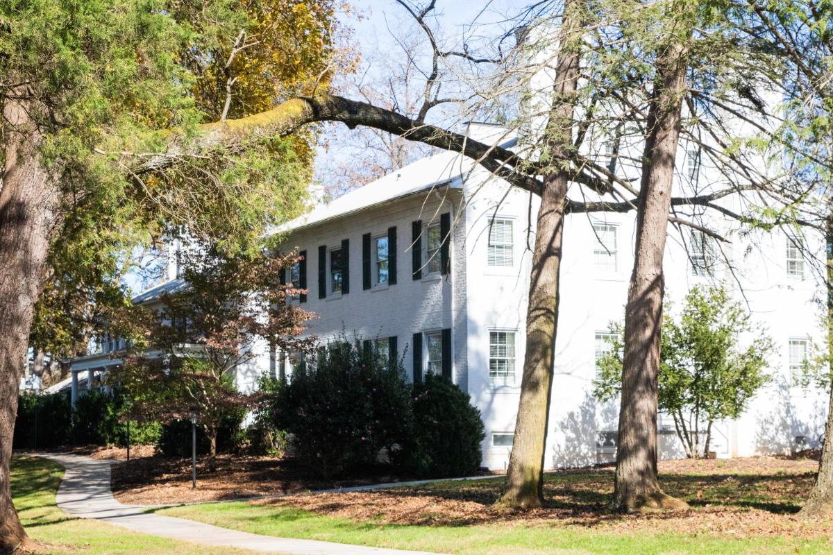 Providence Manor House Bed & Breakfast - Housity