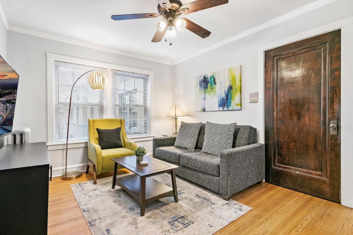 Vibrant 1BR Apartment in Roscoe Village - Marshfield N3 - Housity