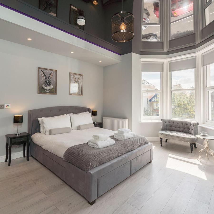 Coastal Gem Apartment by Seaside Llandudno - Hizvo