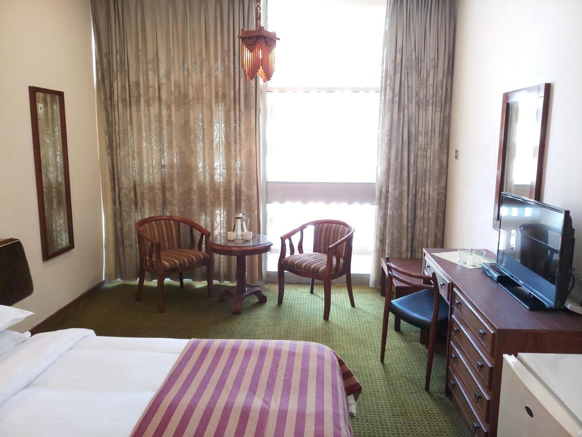 Suitetrails - Oriental Palace Hotel
