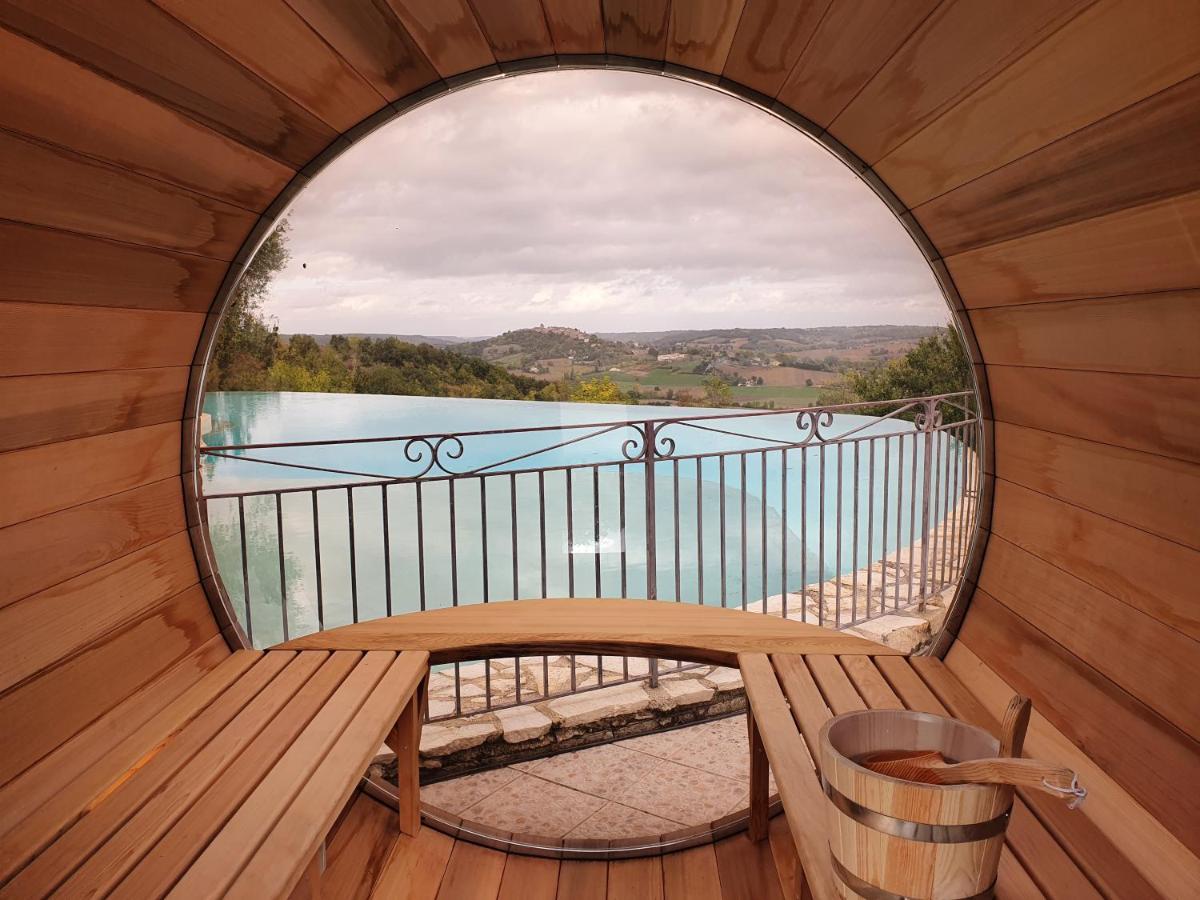 Piscine de l'établissement Le Belvédère Hotel et Bien être ou située à proximité