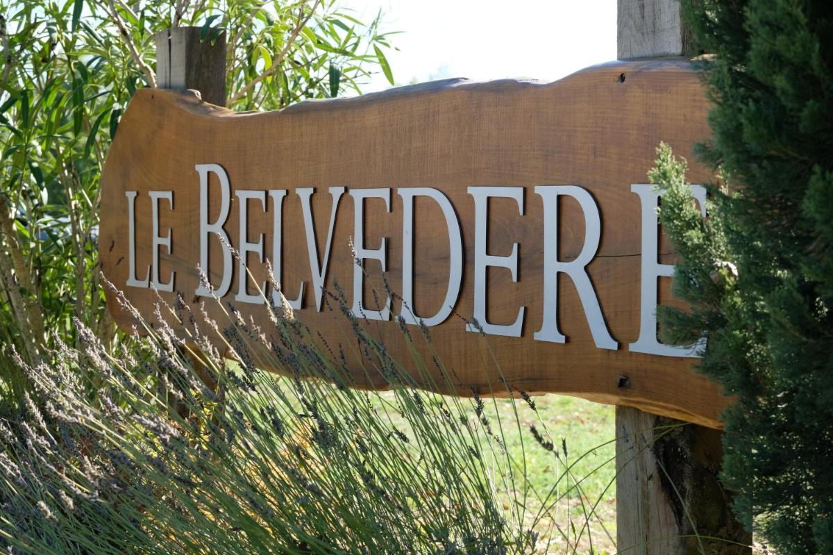 Certificat, récompense, panneau ou autre document affiché dans l'établissement Le Belvédère Hotel et Bien être