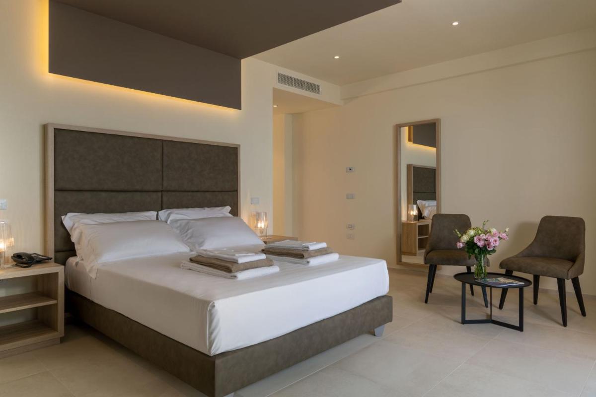 Palace Lido Hotel & Suites - Housity