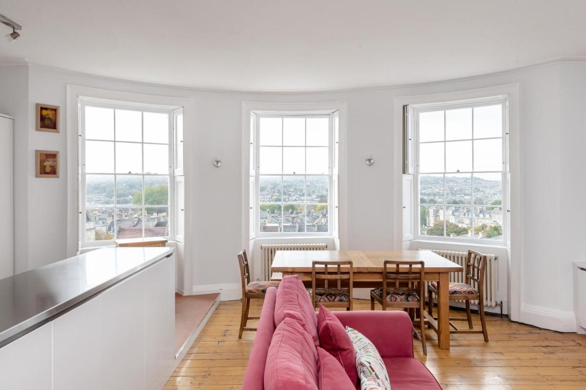Stunning Georgian Apartment in Central Bath - Housity