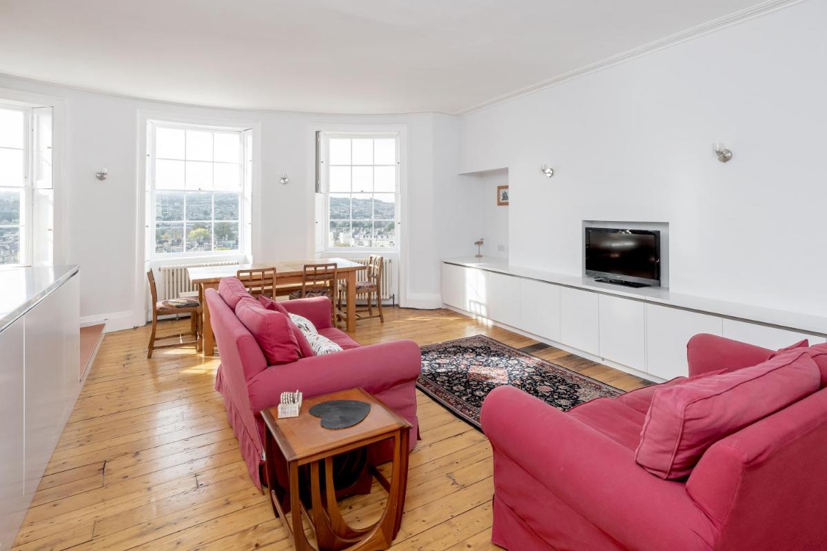 Stunning Georgian Apartment in Central Bath - Housity