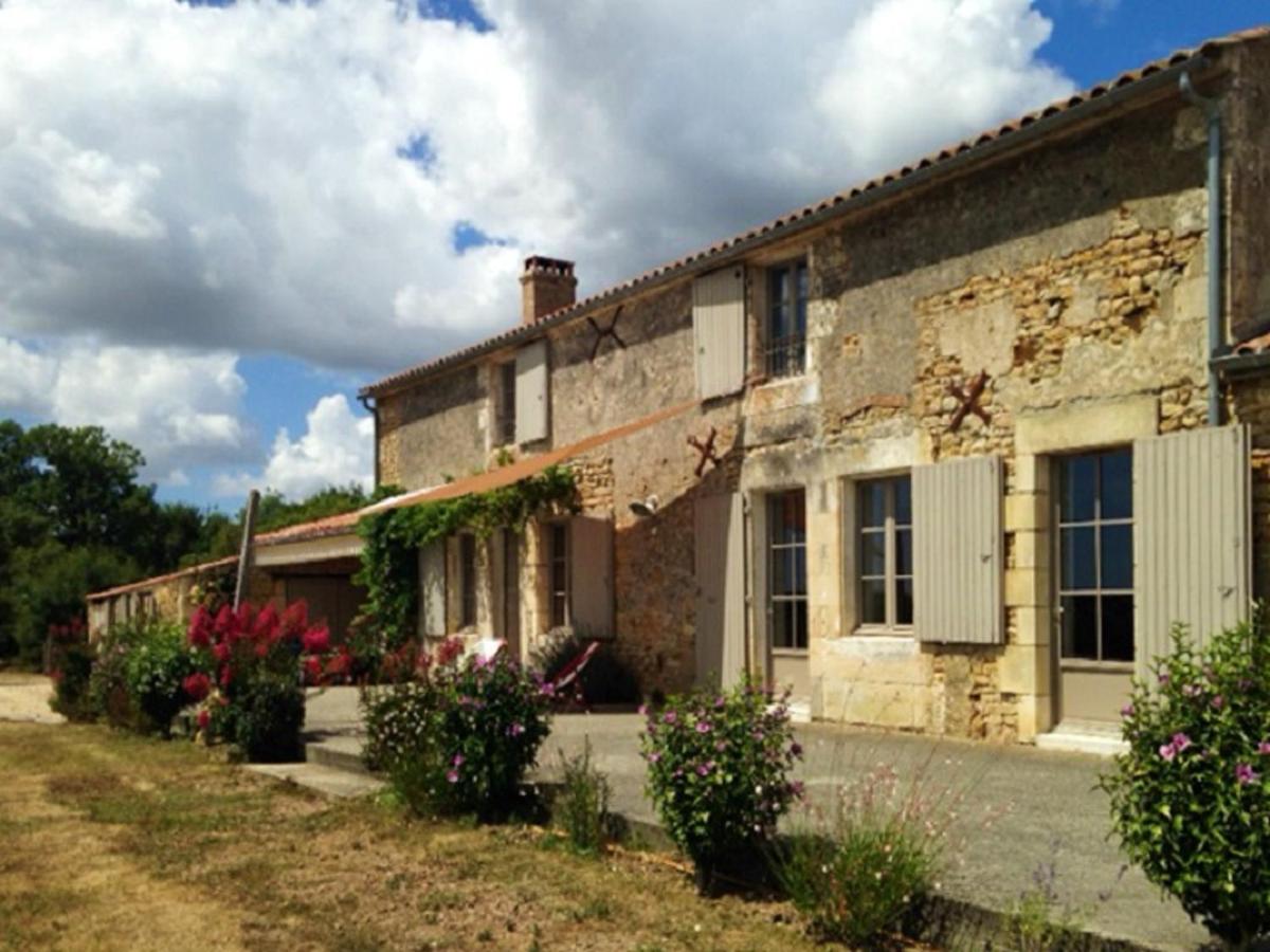 Villa élégante à Saint-Cyr-en-Talmondais avec piscine privée - Housity