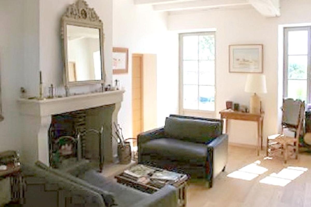 Villa élégante à Saint-Cyr-en-Talmondais avec piscine privée - Housity