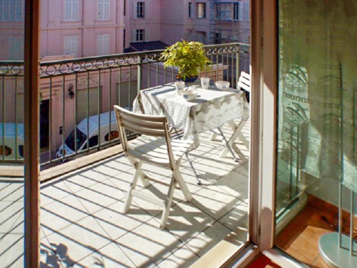 Appartement cosy a Cannes 38 m² balcon detente - Housity