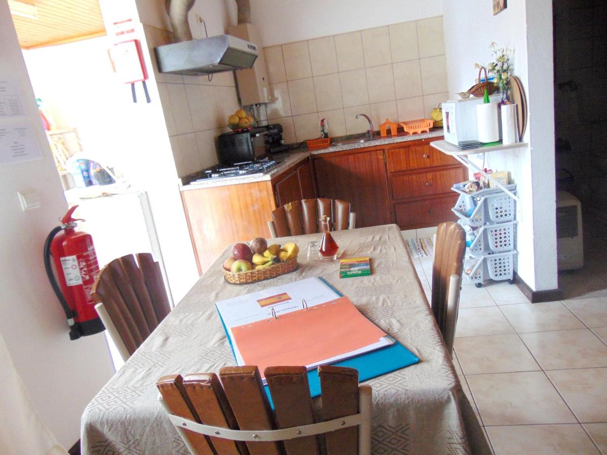 Charming house in Machico with mountain view and garden - Housity