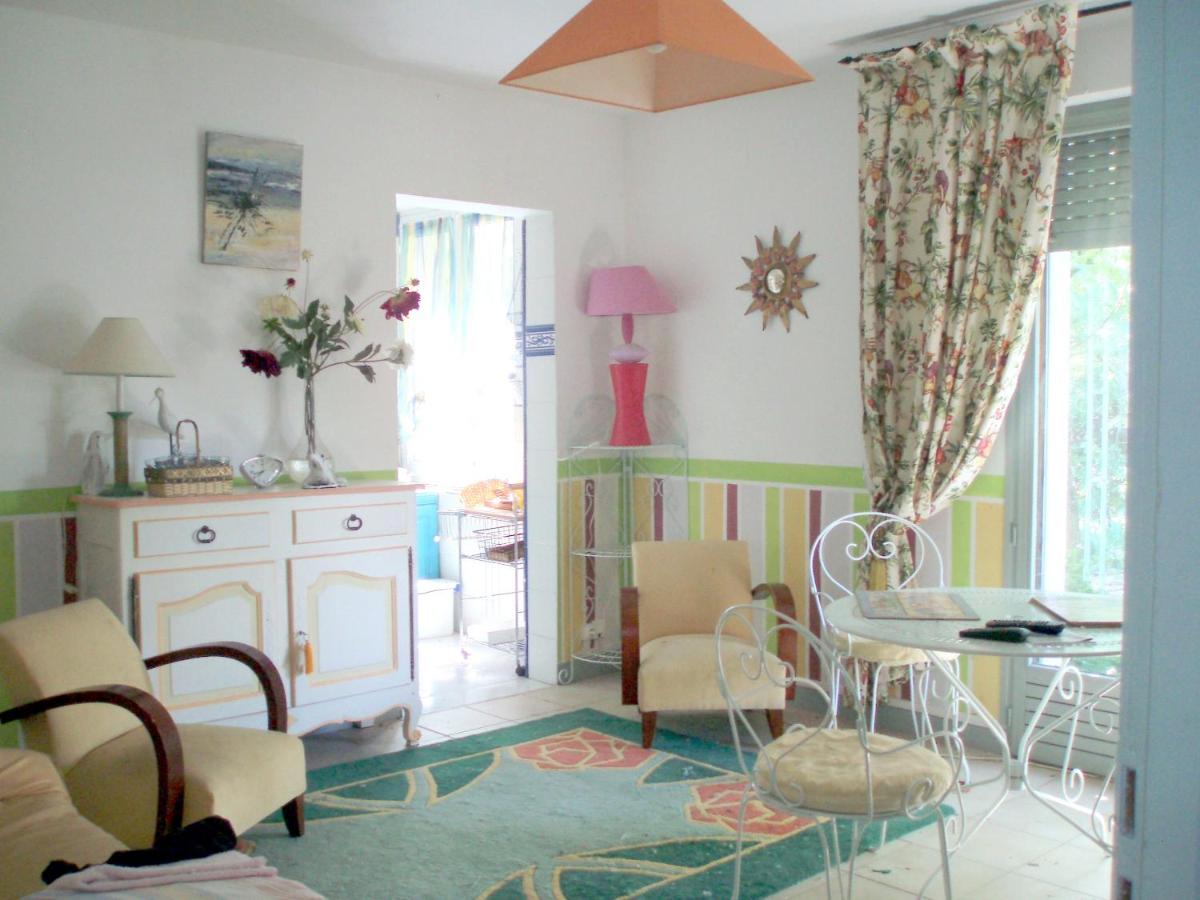 Appartement confortable avec piscine proche Saint-Étienne-de-Maurs - Housity