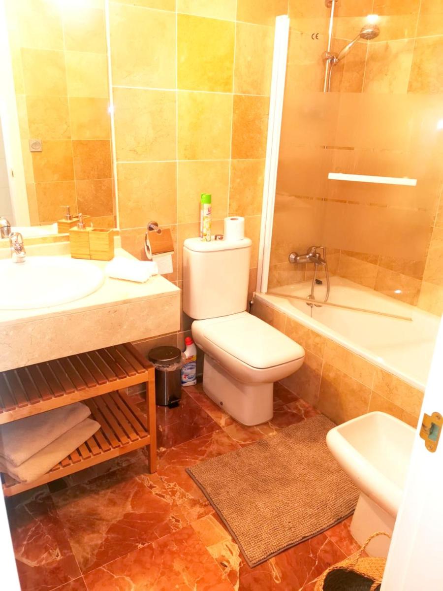 Spacious apartment in La Cala de Mijas with sea view. - Housity