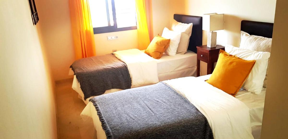 Spacious apartment in La Cala de Mijas with sea view. - Housity