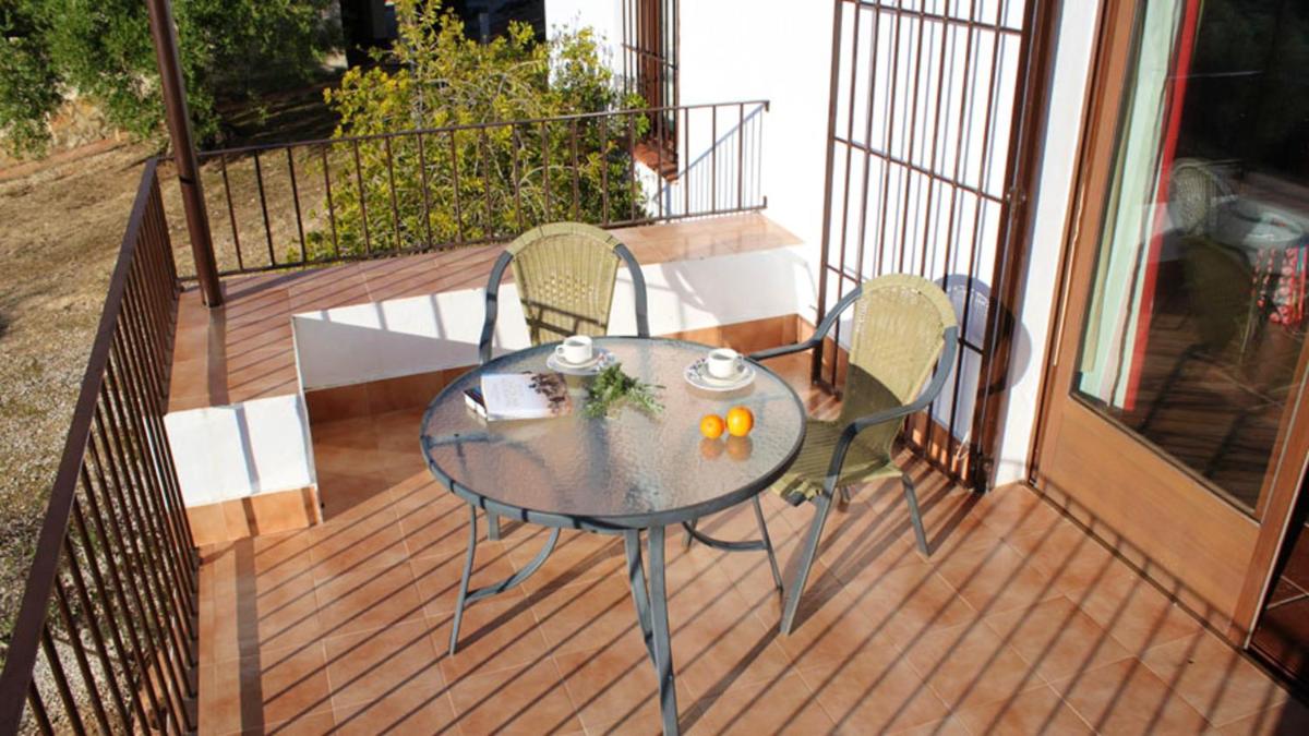 Charming house in Estepa with shared pool - Housity