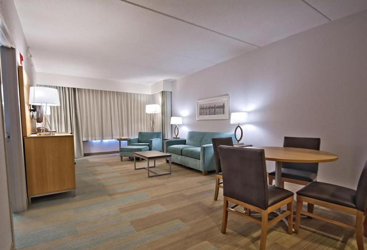 Holiday Inn Manahawkin/Long Beach Island, an IHG Hotel - Housity