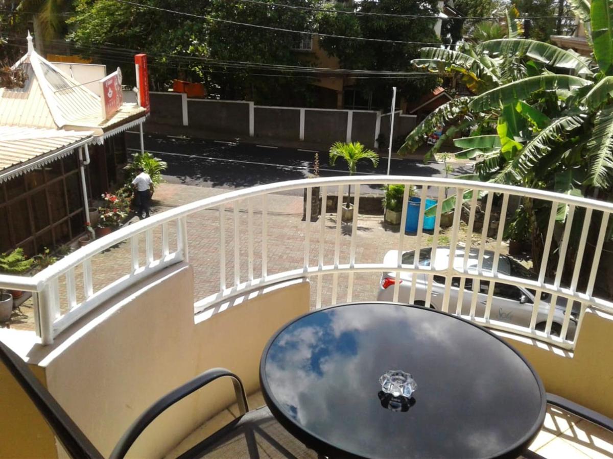 Modern Studio with Pool in Grand Baie 40 sqm A/C - Housity