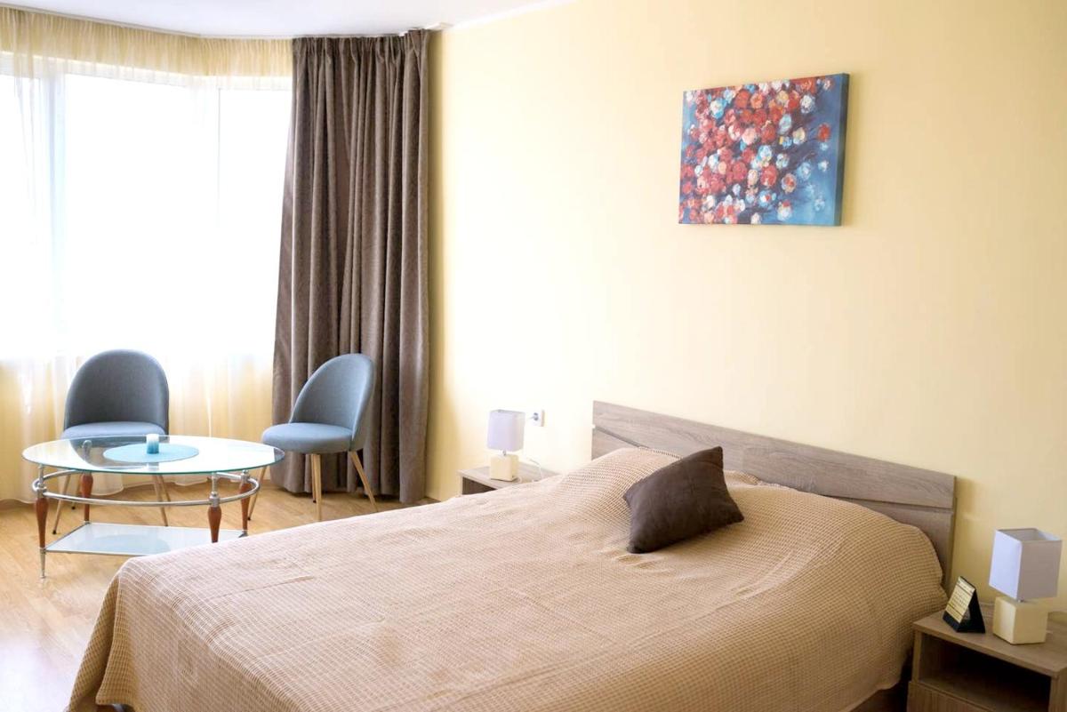 Suitetrails - One bedroom appartement with balcony and wifi at Varna