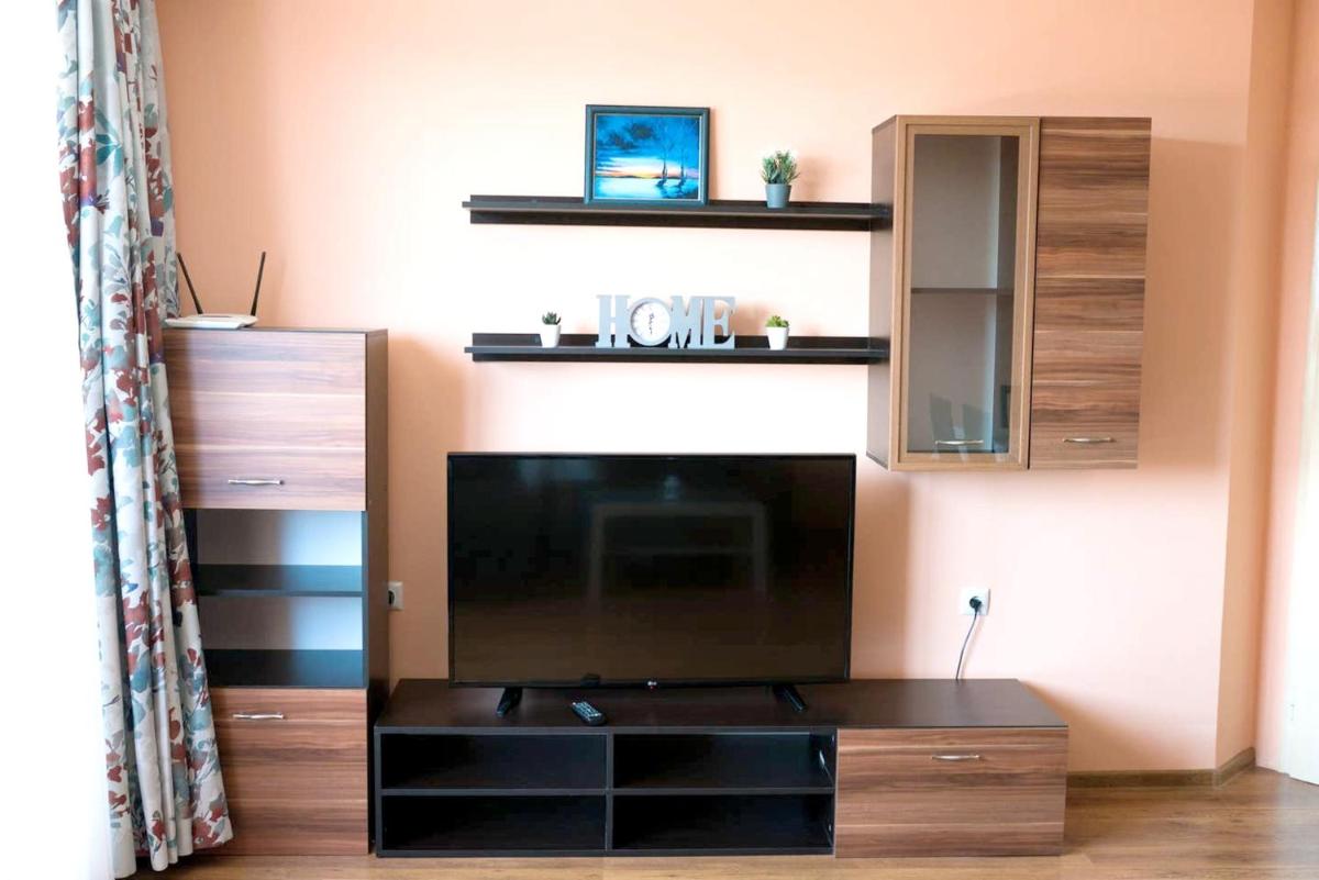 Suitetrails - One bedroom appartement with balcony and wifi at Varna