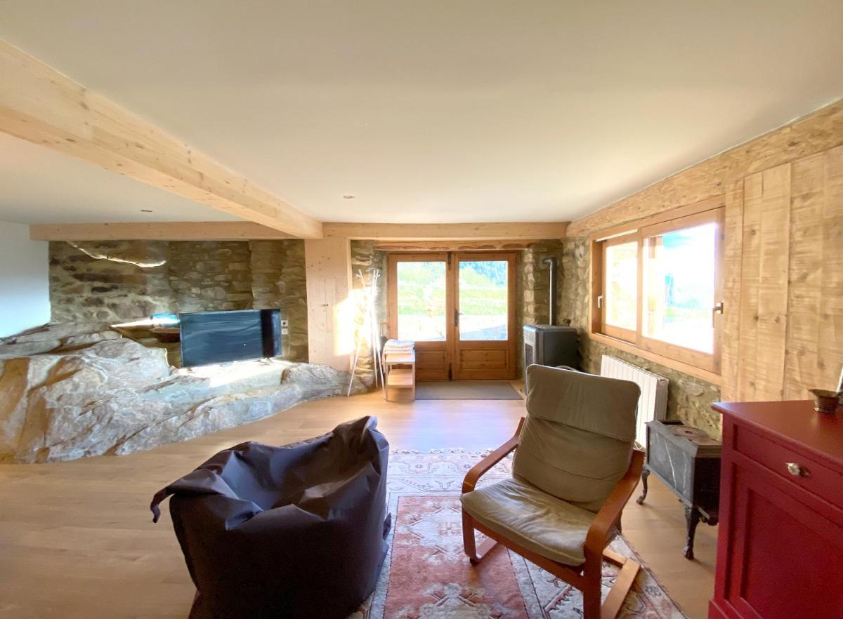 Maison spacieuse a La Llagonne avec vue montagne - Housity