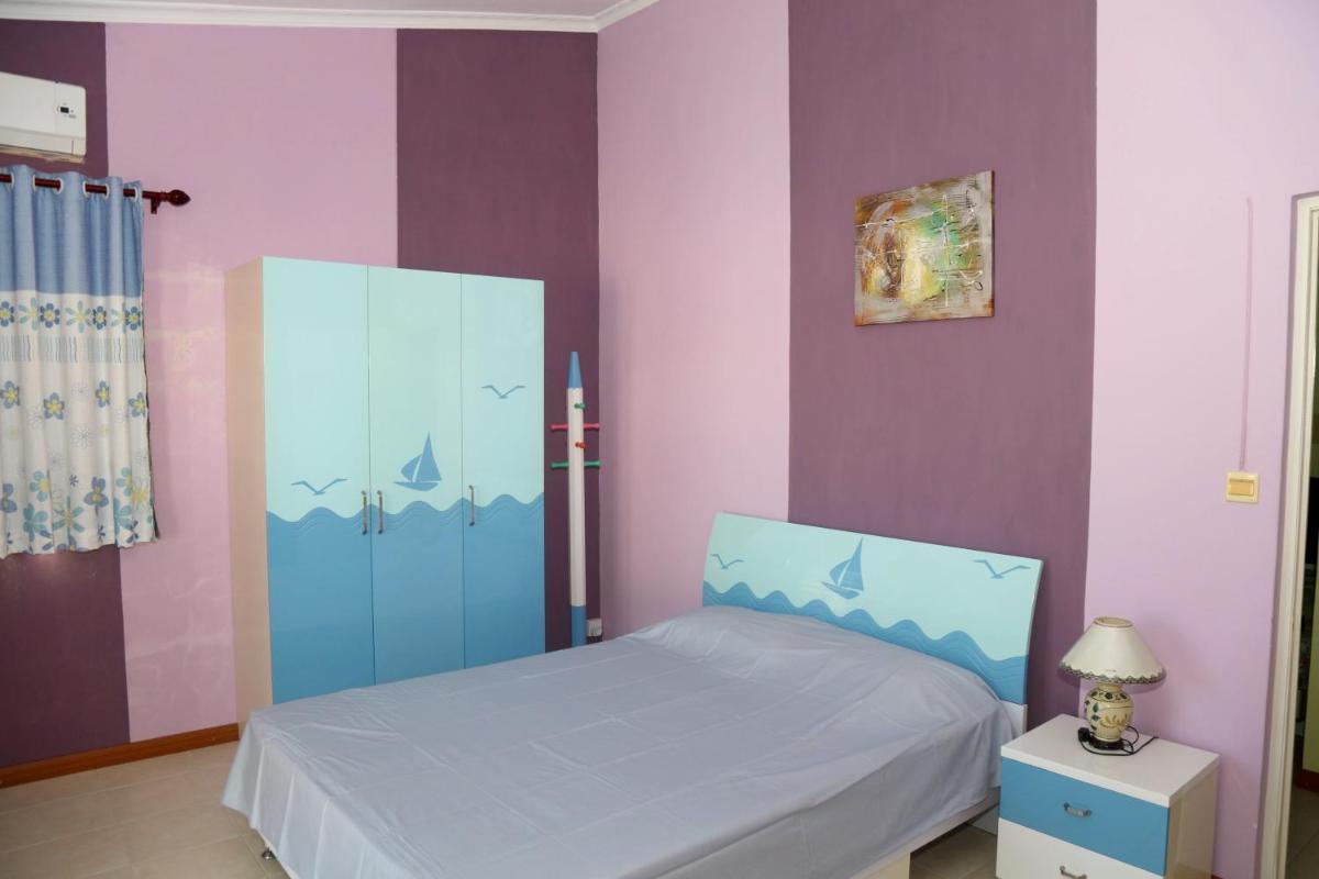 Suitetrails - 2 bedrooms house with shared pool terrace and wifi at Grand Gaube