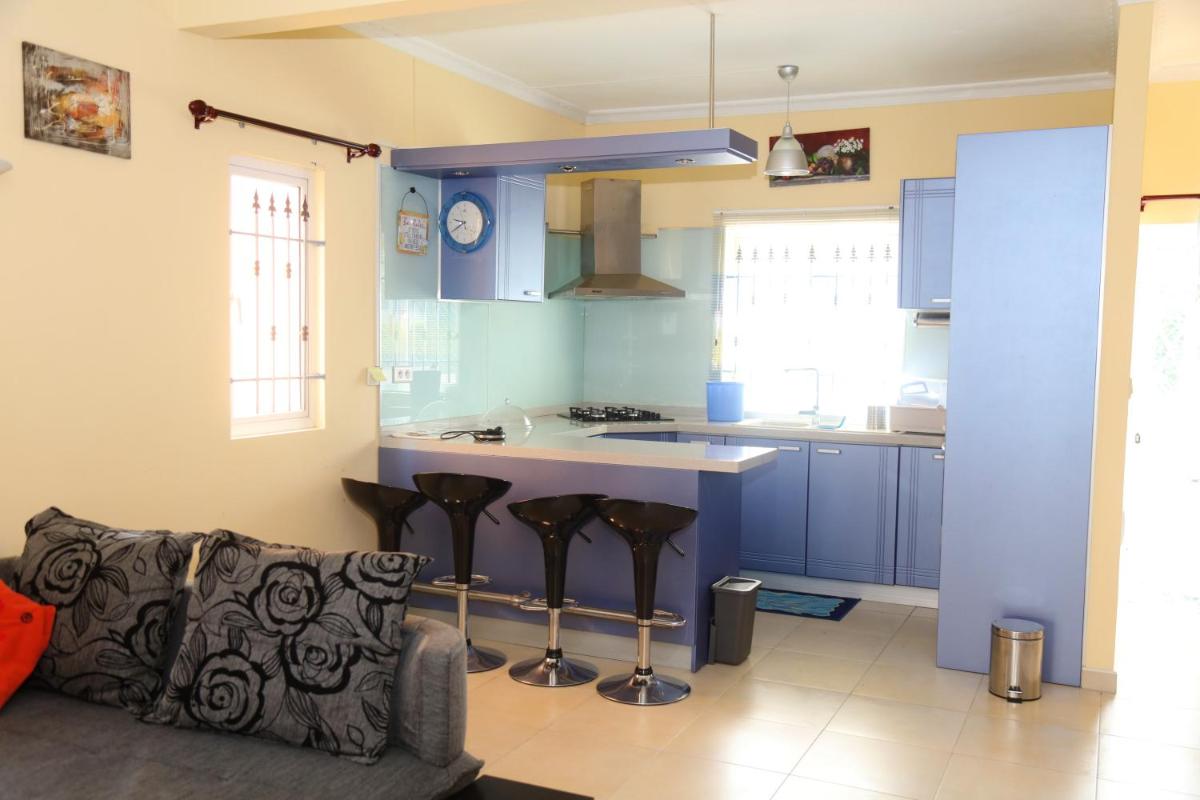 Suitetrails - 2 bedrooms house with shared pool terrace and wifi at Grand Gaube