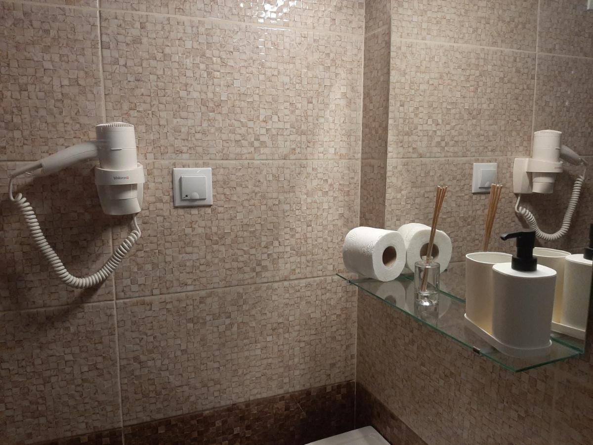 Korona Panzió Budapest - Housity