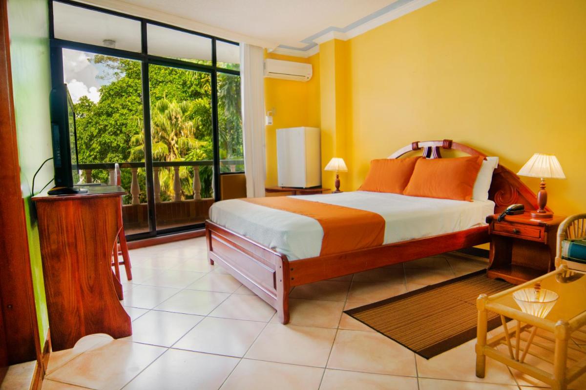 Hotel El Auca - Housity