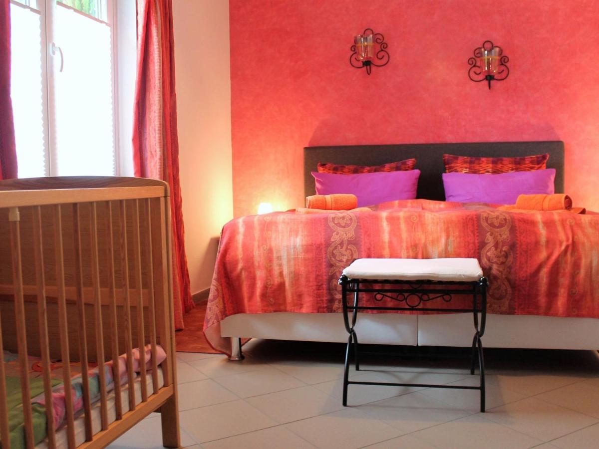 Holiday home in Dorf Gutow with garden - Housity