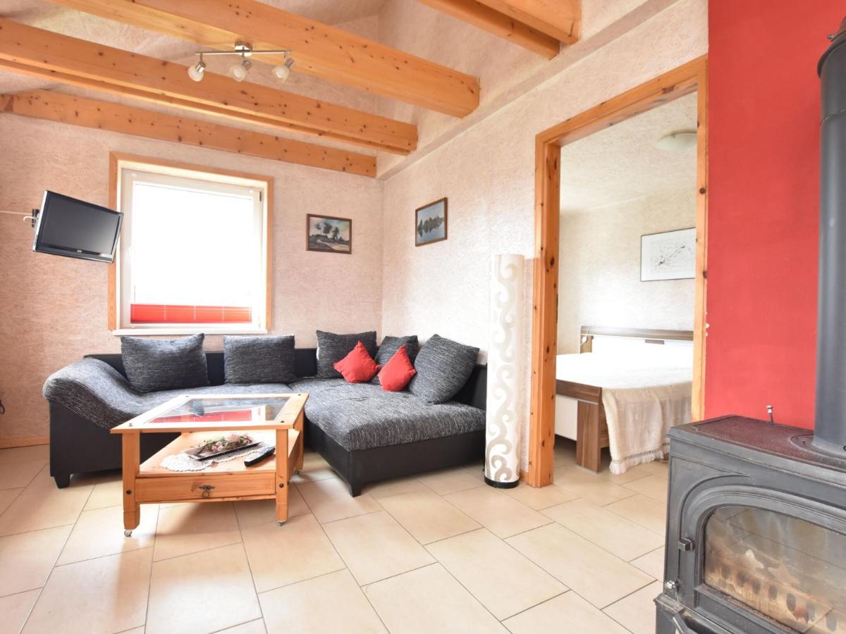 Bezauberndes Ferienhaus in Ruehn am See - Housity