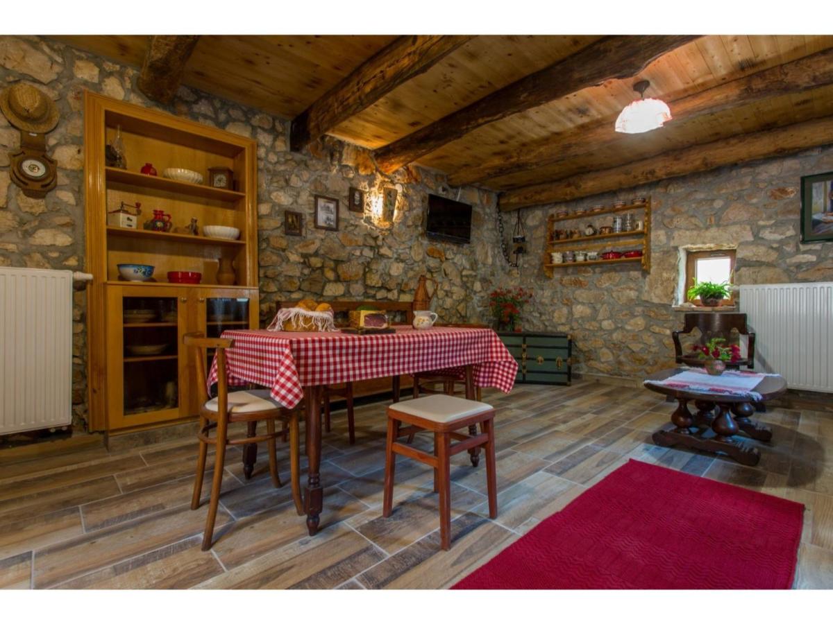 Peaceful Getaway in Polje with Garden - Housity