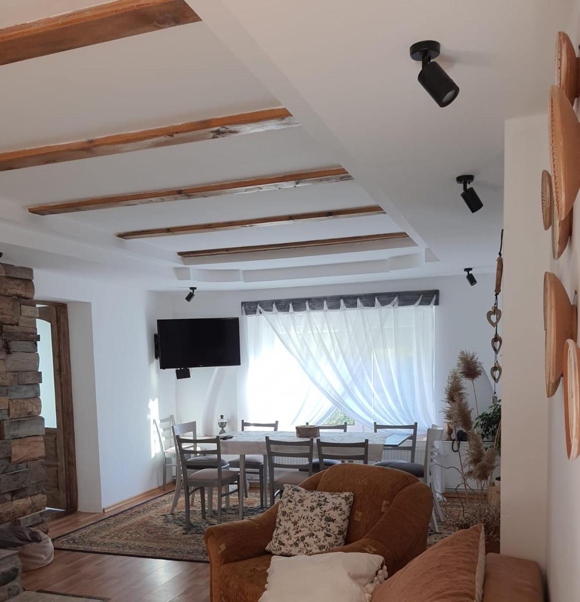 Roua Land - Housity