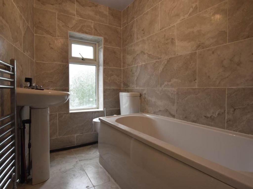 Private Room in Shared House - Housity