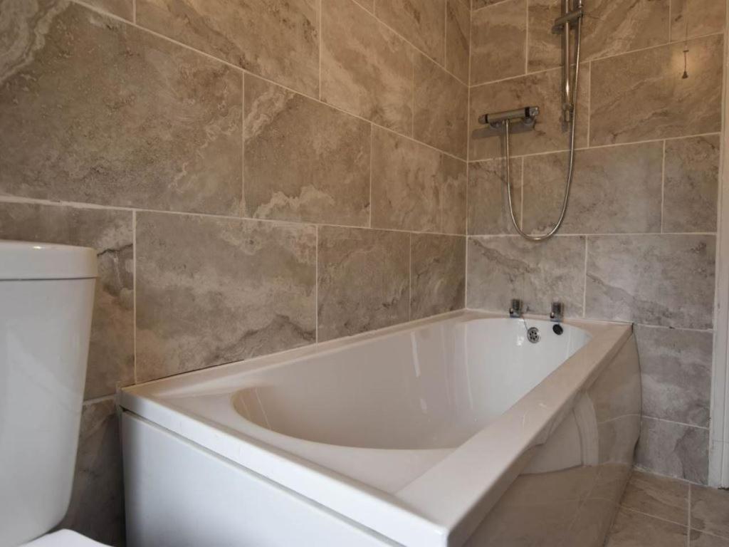 Private Room in Shared House - Housity