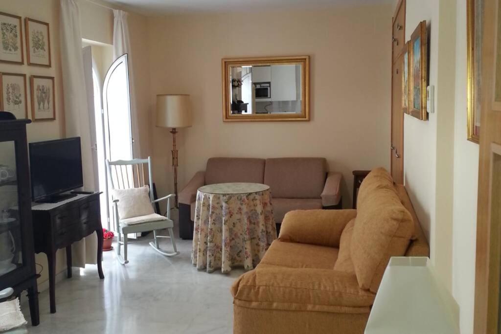 Apartamento clásico, cerca a Jardines de Murillo - Housity