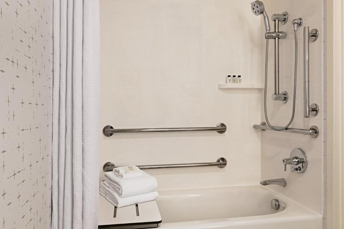 Crowne Plaza Hotel Philadelphia - King of Prussia, an IHG Hotel - Housity