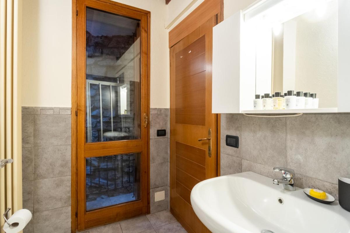 San Fedele Apartment - Historical Como City Center by Rent All Como - Housity