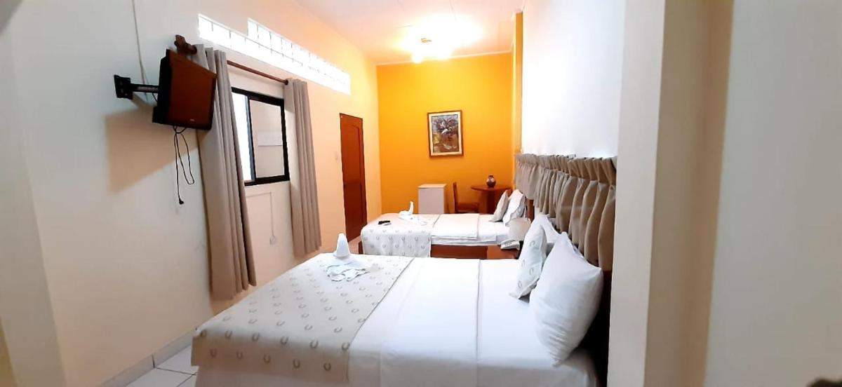 Hostal Huayruro - Housity