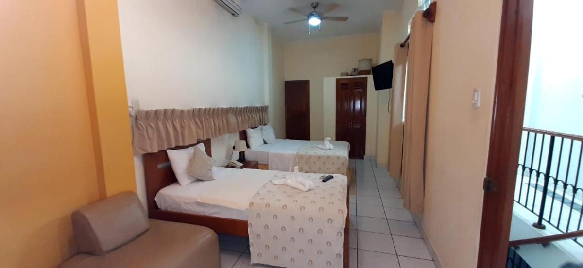 Hostal Huayruro - Housity