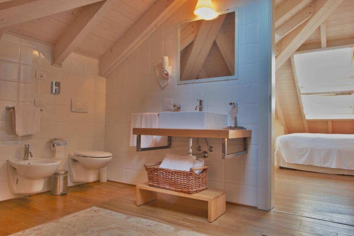 Art Hotel Varese - Housity